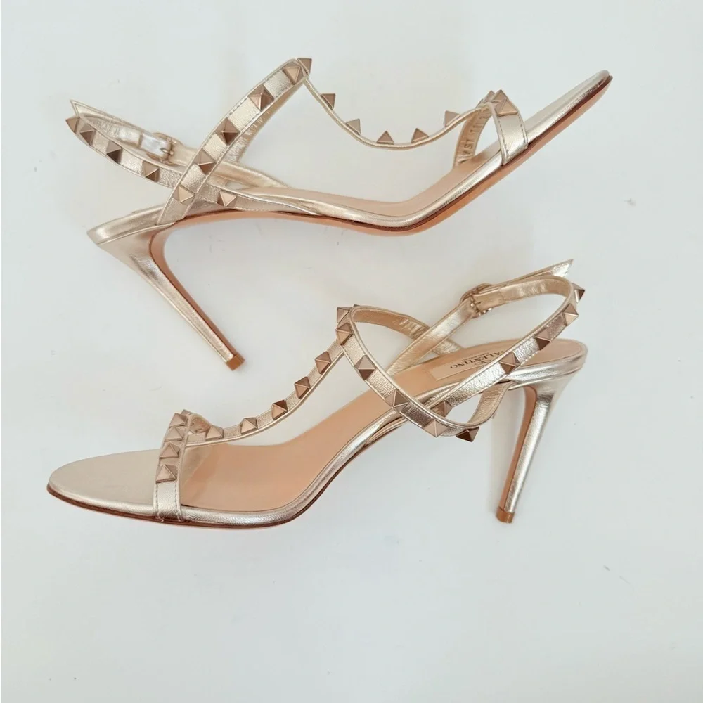 Valentino Garavani Metallic Gold Rockstud Tstrap open toe heels sandals EU 40